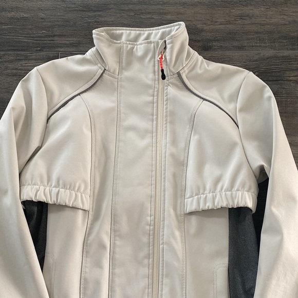 Mondetta Softshell Jacket Size Small Off-White with Grey - Picture 12 of 12